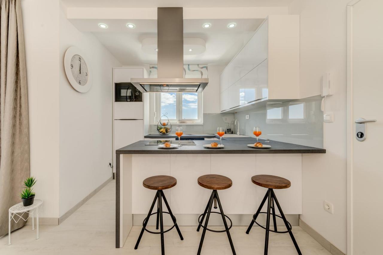 Modern 4* Luxury Apartment In Center Τρογκίρ Εξωτερικό φωτογραφία